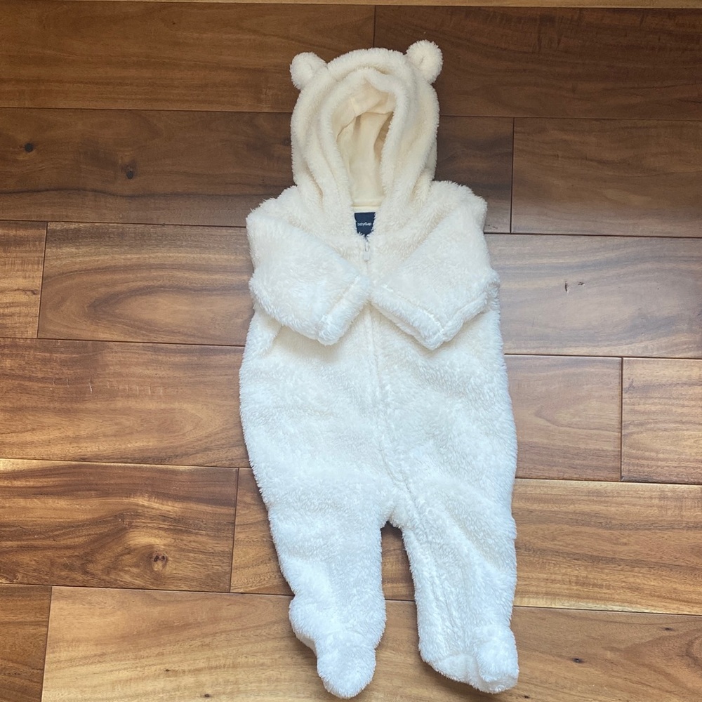 GAP Cream Fleece Baby Footie